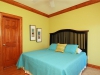 thumbs bedbr Surf Shack   Unit 25