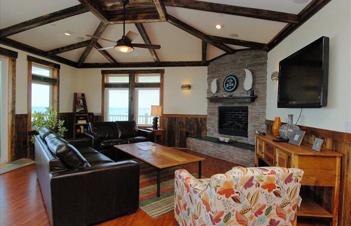 Life is good Living Room